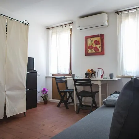 Cozy Studio In The Heart Of The Historic Center! * Parma
